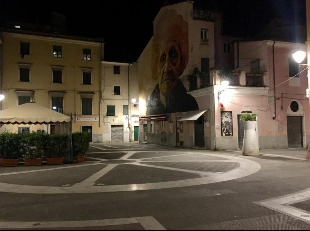 Stupenda Mansarda Centralissima, Finiture Di Lusso 卡拉拉 外观 照片