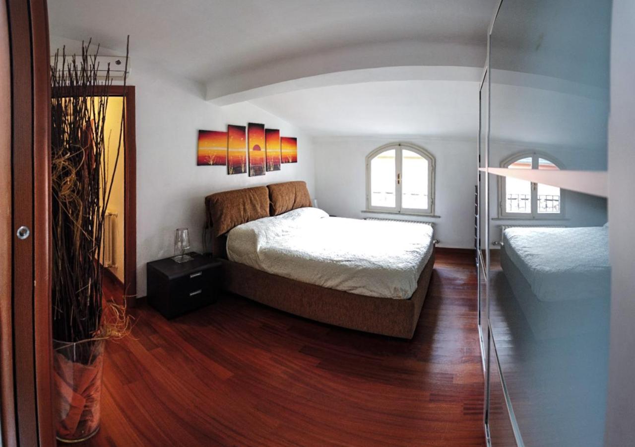 Stupenda Mansarda Centralissima, Finiture Di Lusso 卡拉拉 外观 照片